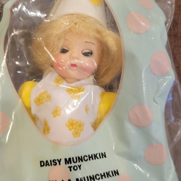 Madame Alexander Daisy Munchkin Doll #1 Wizard Of Oz Mcdonalds Happy Meal Toy - Picture 5 of 6